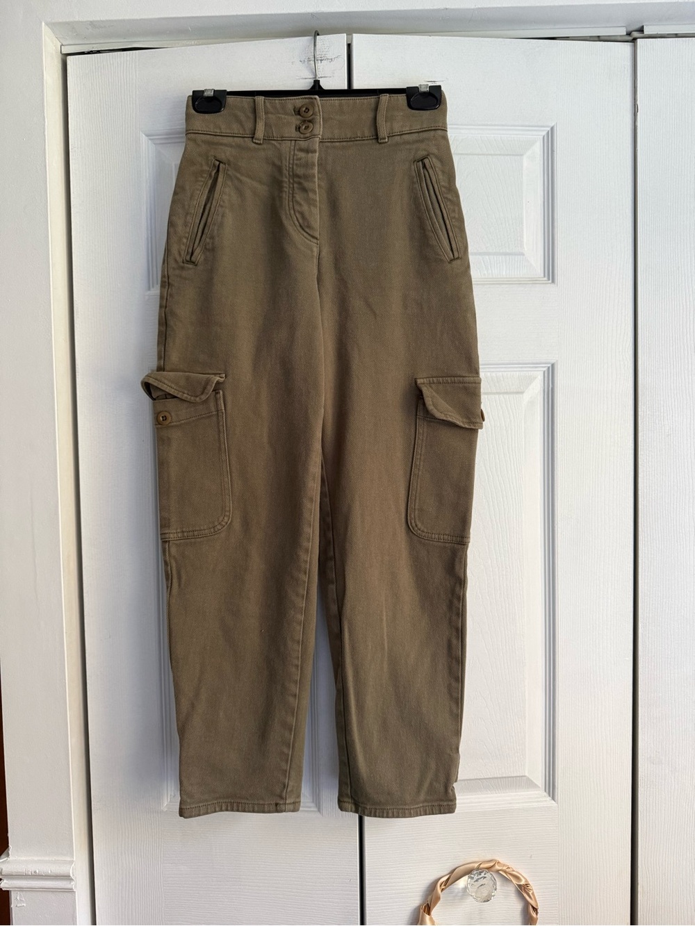 Aritzia/ Wilfred Modern Cargo Pant in Olive Green - Picture 2 of 4